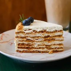 Начинка Медовик в разрезе