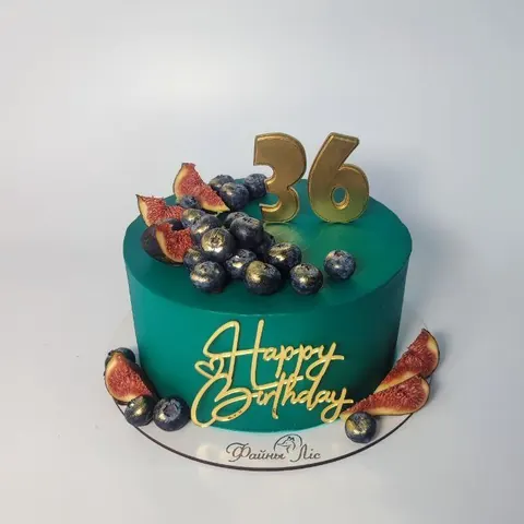Изумрудный торт с цифрой 36, ягодами и надписью Happy Birthday